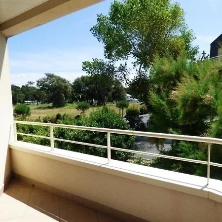 F2 Avec Balcon Dans Neuve Apartment *