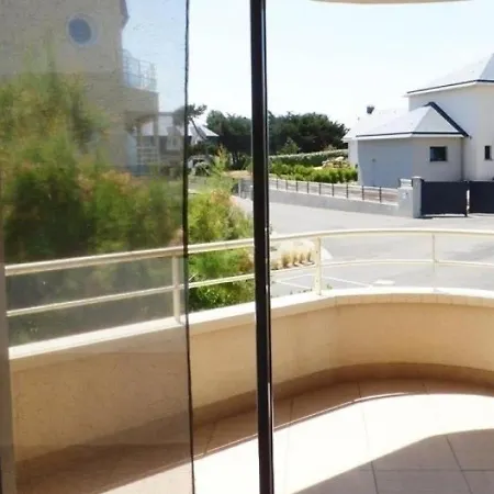 Apartment F2 Avec Balcon Dans Neuve